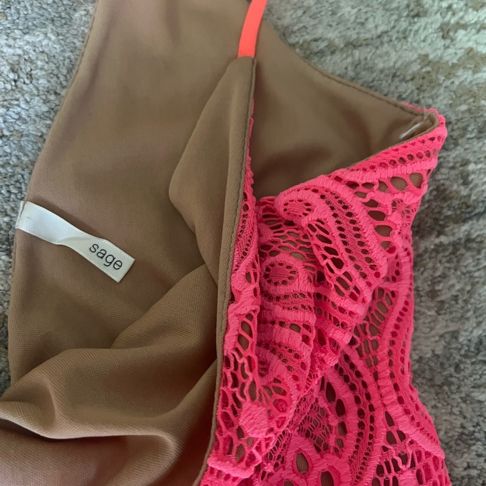 Coral Lace Sleeveless Dress - Picture 3 of 4